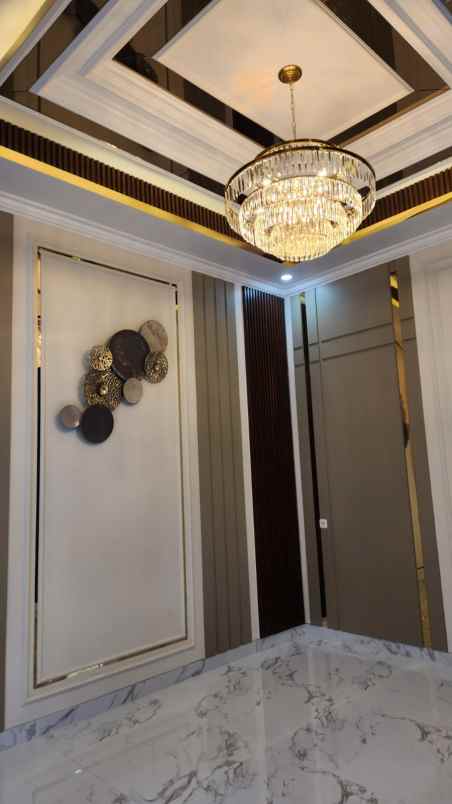 dijual rumah oma campus