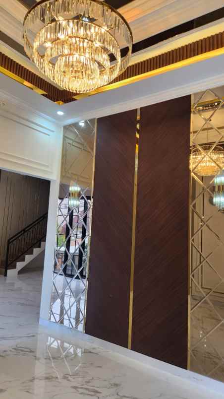 dijual rumah oma campus