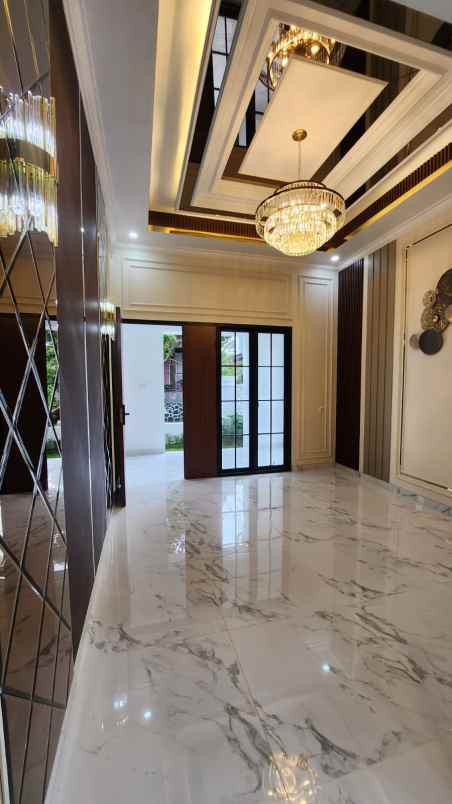 dijual rumah oma campus