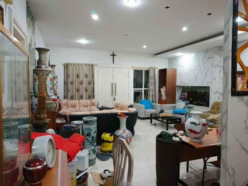 dijual rumah pacar keling tambaksari