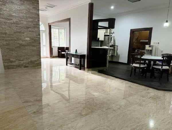 dijual rumah pakuwon city