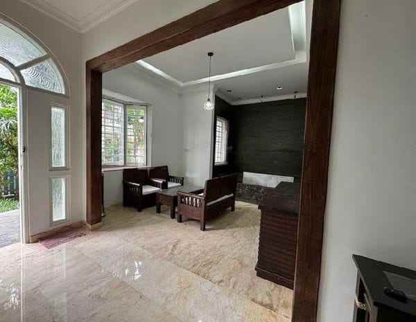 dijual rumah pakuwon city