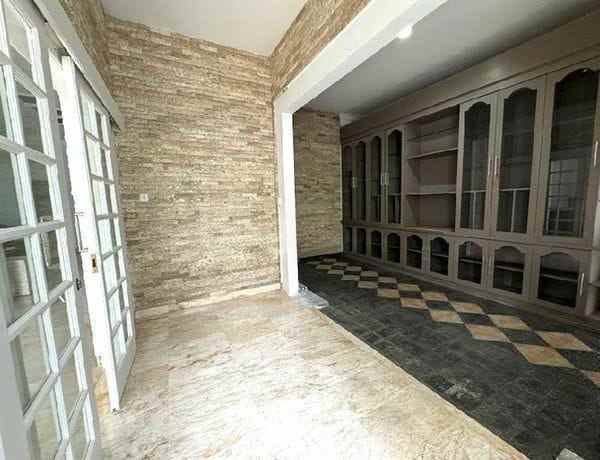 dijual rumah pakuwon city