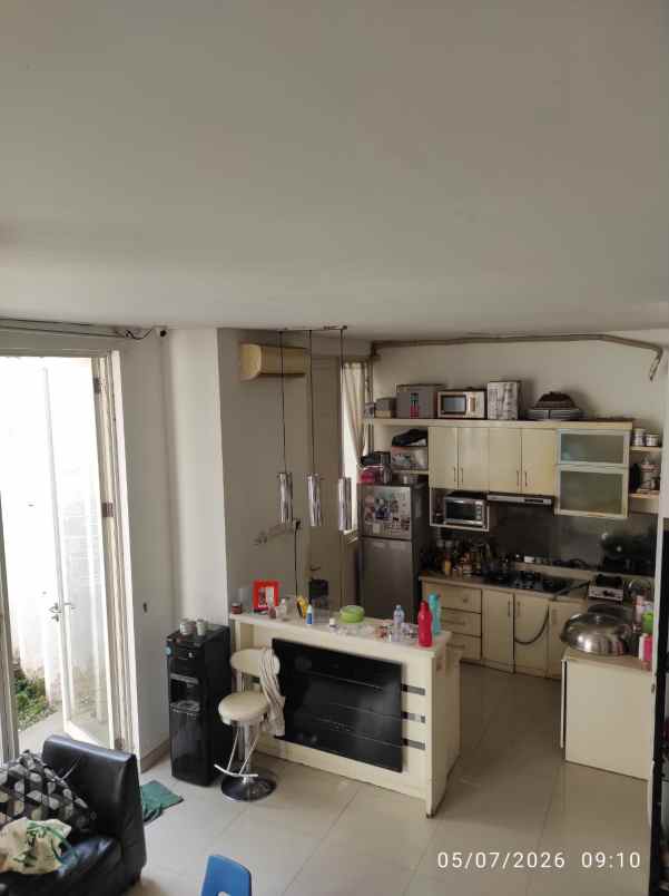 dijual rumah pakuwon city