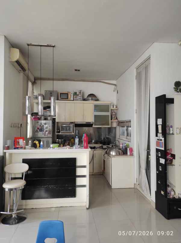 dijual rumah pakuwon city