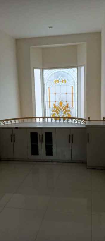 dijual rumah pakuwon city cluster taman