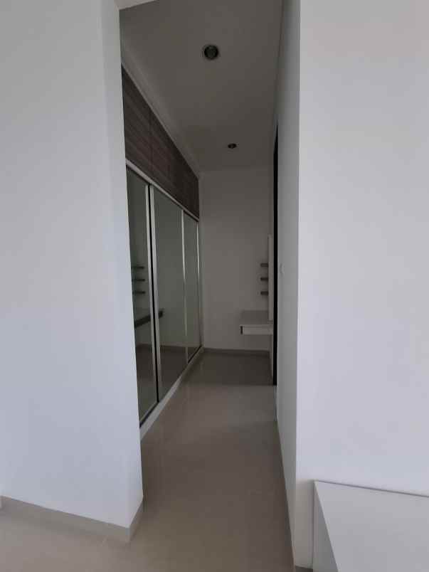 dijual rumah palm beach