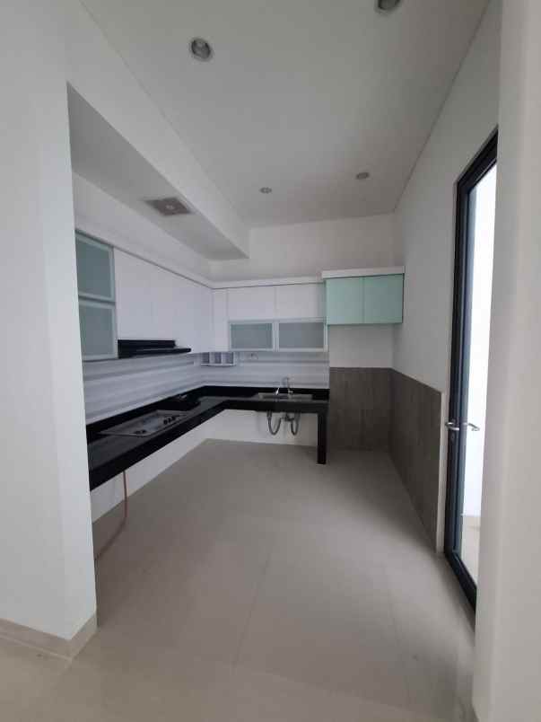 dijual rumah palm beach