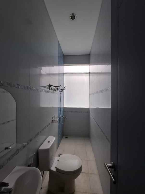 dijual rumah palm beach