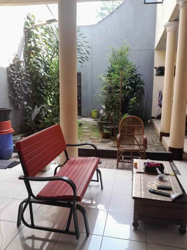 dijual rumah paninggilan