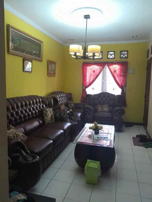 dijual rumah paninggilan