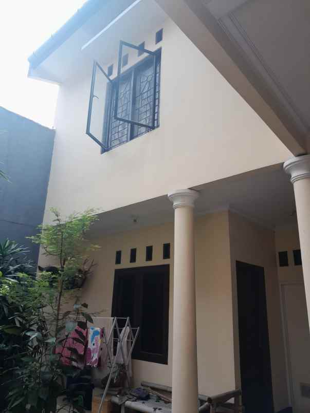 dijual rumah paninggilan