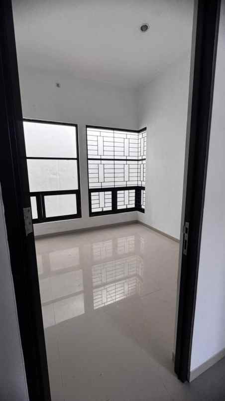 dijual rumah pantai mentari