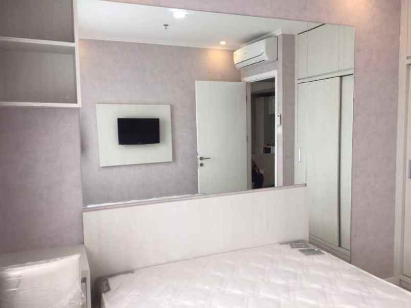 dijual rumah parahyangan residence