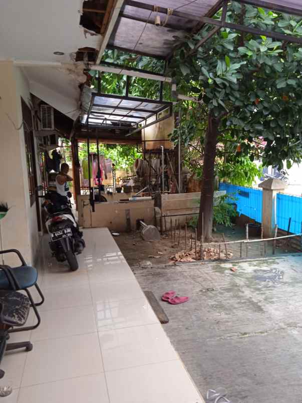 dijual rumah pela mampang