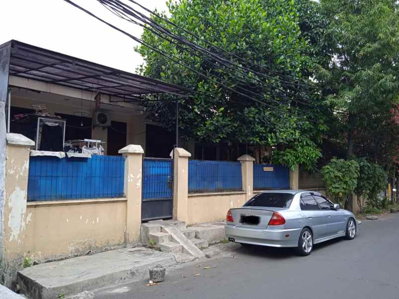 dijual rumah pela mampang