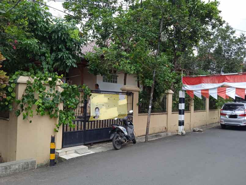 dijual rumah pela mampang