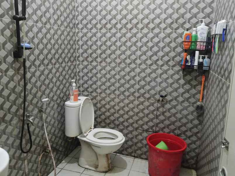 dijual rumah perum bumi inti persada
