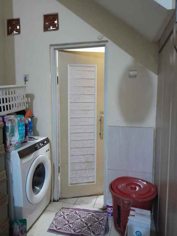dijual rumah perum bumi inti persada