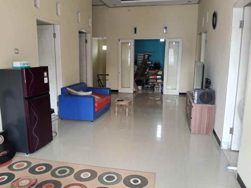 dijual rumah perum bumi inti persada