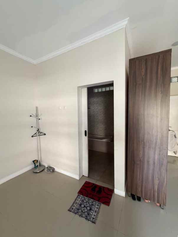 dijual rumah perum eramas 2000
