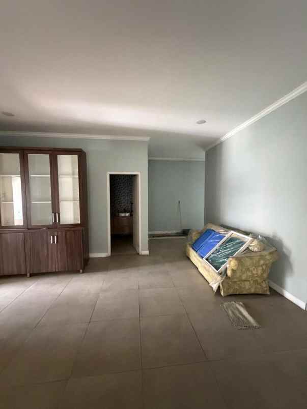 dijual rumah perum eramas 2000