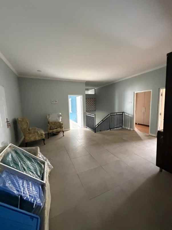 dijual rumah perum eramas 2000