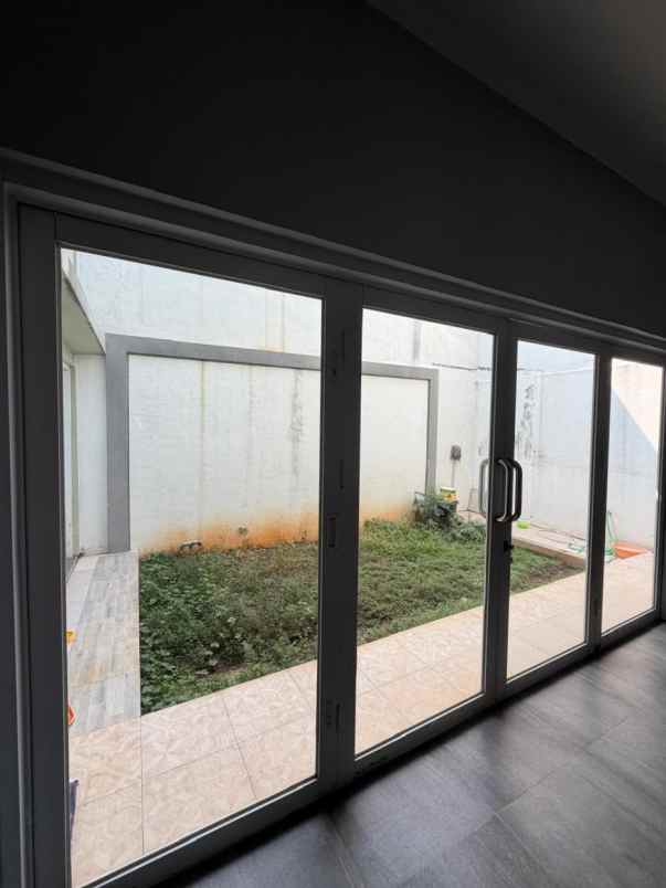 dijual rumah perum eramas 2000