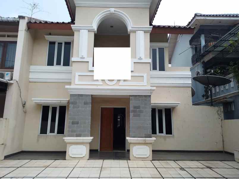 dijual rumah perum graha mutiara
