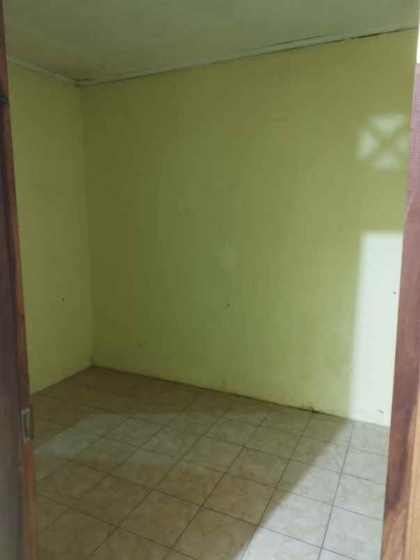 dijual rumah perum griya asri