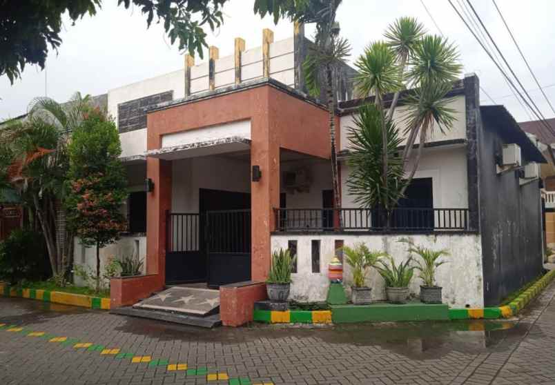 dijual rumah perumahan babatan wiyung