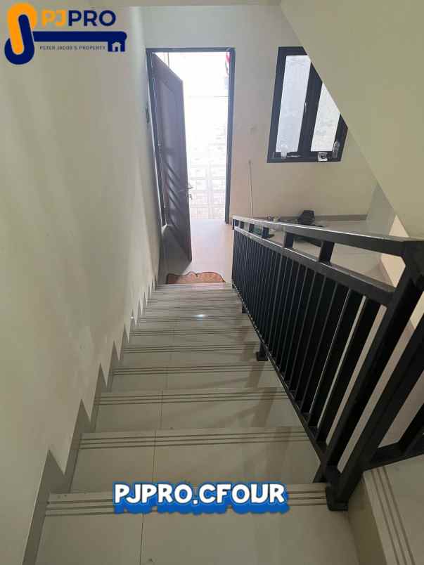 dijual rumah perumahan griya asri taman