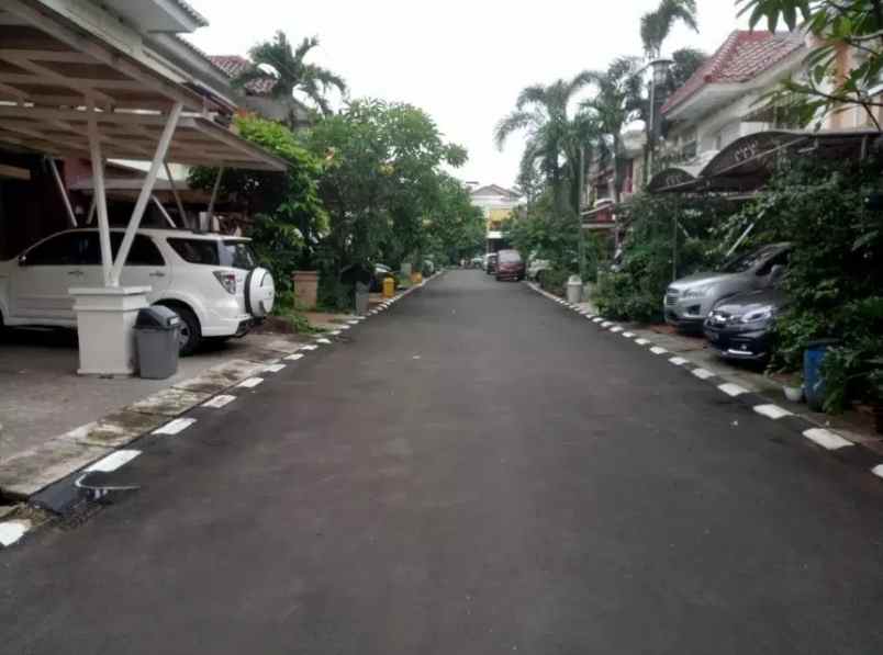 dijual rumah perumahan jatinegara baru