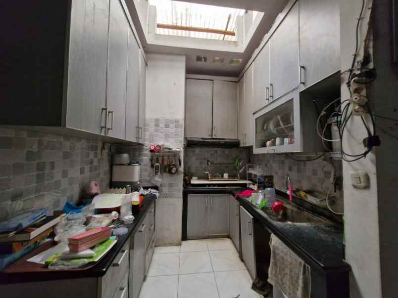 dijual rumah perumahan jatinegara baru