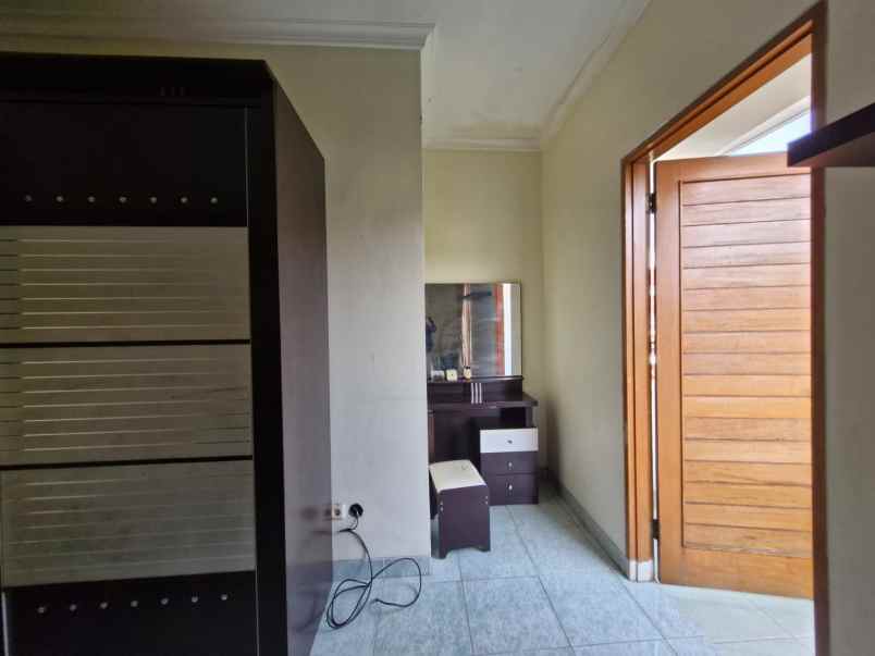 dijual rumah perumahan jatinegara baru