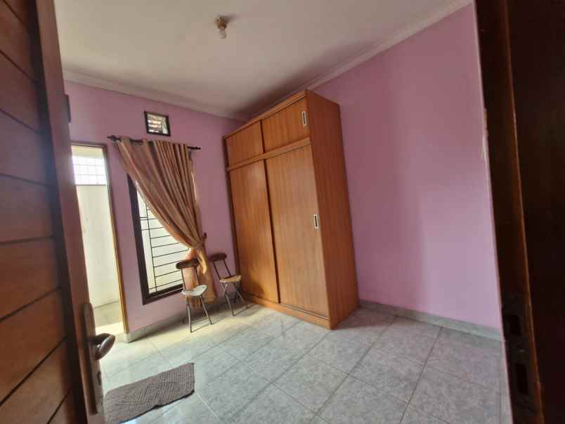 dijual rumah perumahan jatinegara baru