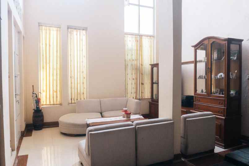 dijual rumah perumahan metland menteng