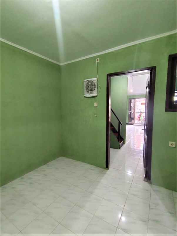 dijual rumah perumahan permata hijau