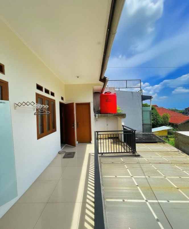 dijual rumah perumahan pertama buah
