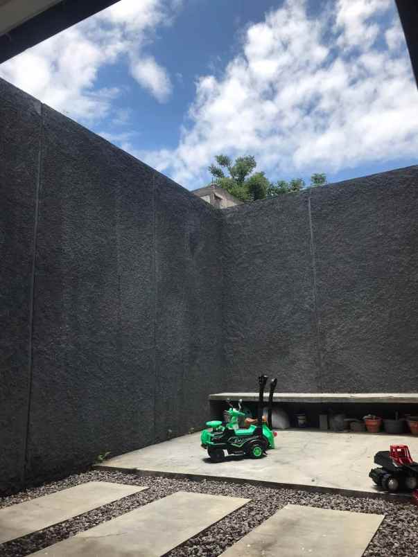 dijual rumah perumahan sentraland sriyorejo