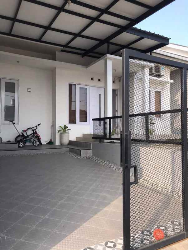 dijual rumah perumahan sentraland sriyorejo