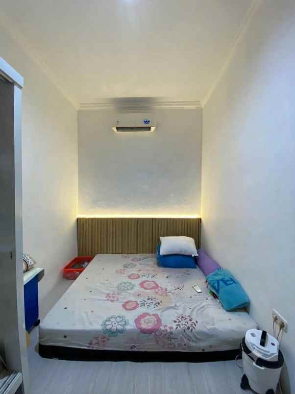 dijual rumah perumahan tytyan kencana