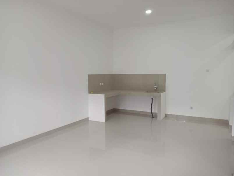 dijual rumah pisangan