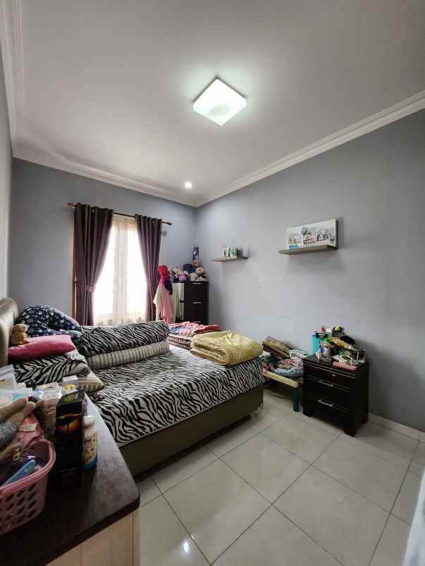 dijual rumah pondok bambu