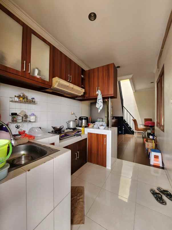 dijual rumah pondok bambu