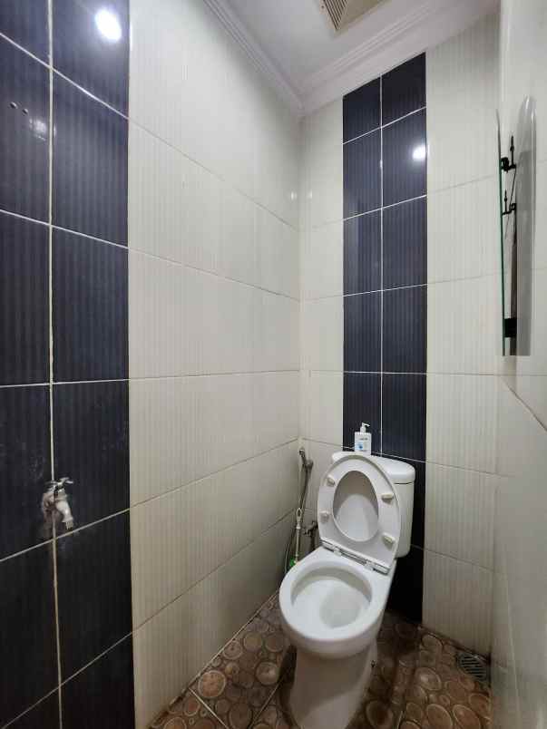 dijual rumah pondok bambu