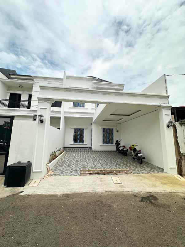 dijual rumah pondok bambu