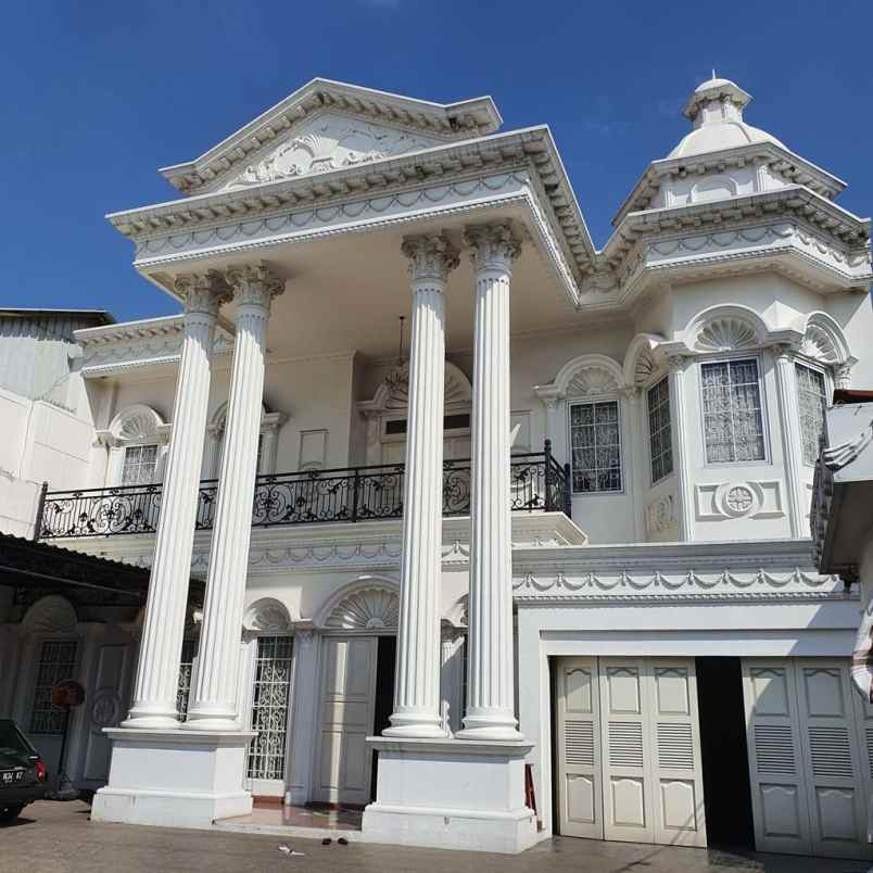 Dijual Rumah Mewah Gaya Klasik 5kt Full Furnished - Pndok Gede