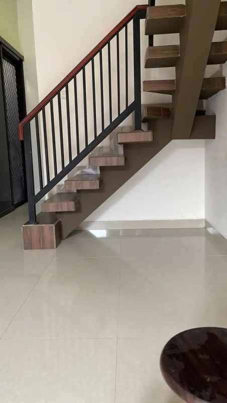 dijual rumah pondok kacang prima