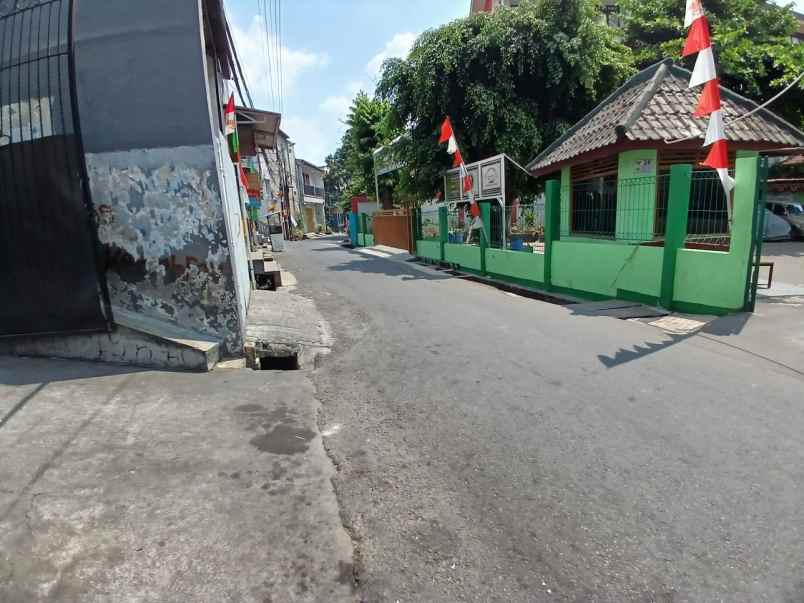dijual rumah pondok kelapa
